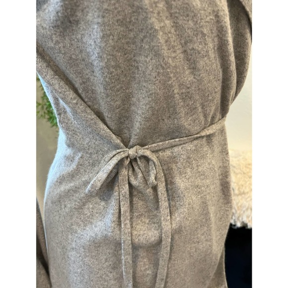 BCBG Maxazria Cashmere Sweater - Picture 6 of 10